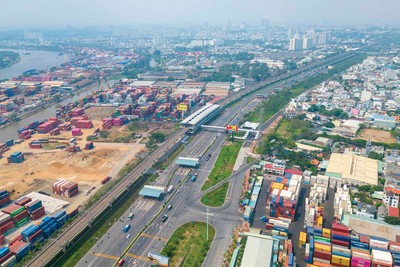 Hạ tầng kết nối hoàn thiện đẩy giá nhà vùng ven tăng nhanh. Ảnh: Lê Toàn.