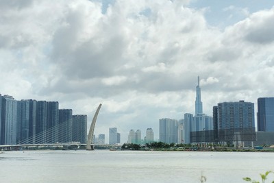 Thị trường bất động sản TP.HCM đang trong chân sóng phục hồi. Ảnh: Bình Minh.