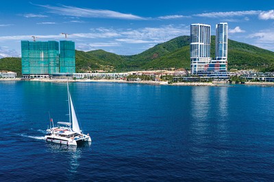 Tổ hợp Alora Nha Trang trong quần thể đô thị biển Libera Nha Trang, với vị trí hướng ra vịnh biển. Ảnh: Việt Dũng.