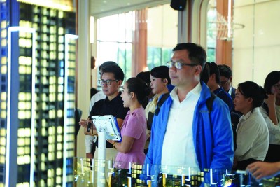 Nhà đầu tư bất động sản đặt nhiều kỳ vọng trong những tháng cuối năm. Ảnh: Việt Dũng.