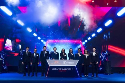 Lãnh đạo KIM LONG MOTOR và đối tác KIJSETTHI Mobility thực hiện nghi thức ra mắt các mẫu xe bus thương hiệu KIM LONG tại thị trường Thái Lan.