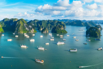 Du lịch – nền kinh tế không khói được coi là thế mạnh chủ lực đưa Vân Đồn thành trung tâm kinh tế biển hiện đại mang tầm khu vực. Ảnh - bvhttdl.gov.vn