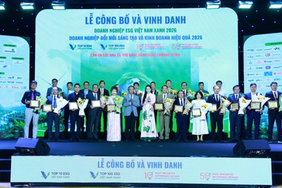Các doanh nghiệp được trao giải tại sự kiện. Ảnh: Chí Cường.