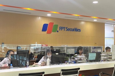 Chứng khoán FPT (FTS) chia cổ tức 5% bằng tiền và thưởng cổ phiếu, tỷ lệ 10%