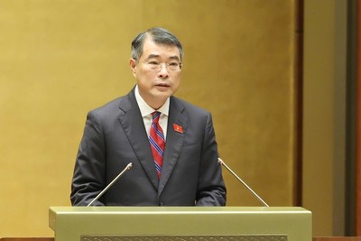 Thủ tướng Chính phủ Lê Minh Hưng trình bày báo cáo kinh tế xã hội và ngân sách trước Quốc hội chiều 9/4 (Ảnh: Quốc hội)