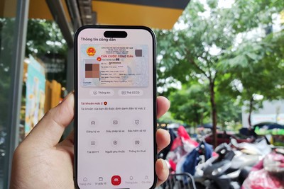 Hiện nay người dân đang sử dụng tài khoản định danh điện tử trong ứng dụng VNeID chứa các thông tin xác thực công dân.