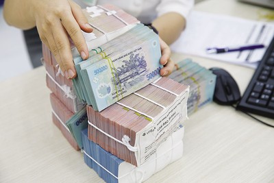 Gánh nặng chi phí của những ngành thâm dụng vốn