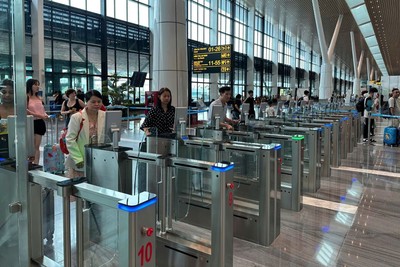 Hoạt động khai thác của ACV tại Nhà ga T3, Cảng hàng không quốc tế Tân Sơn Nhất trong dịp Tết dương lịch 2026. 