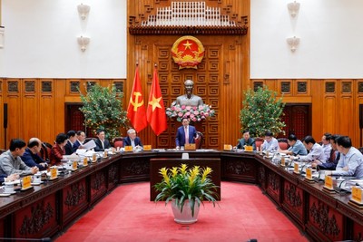 Thủ tướng Phạm Minh Chính chủ trì cuộc họp Thường trực Chính phủ để tiếp tục cho ý kiến về các giải pháp bảo đảm cung ứng và bình ổn giá xăng dầu - Ảnh: VGP.