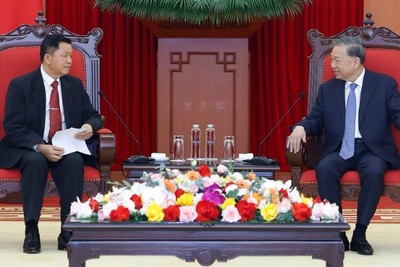 Tổng Bí thư Tô Lâm tiếp Thượng tướng Vanthong Kongmany, Bí thư Trung ương Đảng, Bộ trưởng Công an Lào. (Ảnh: TTXVN)