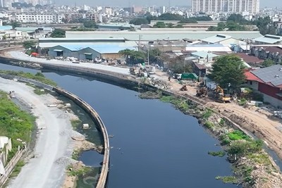 Một đoạn kênh Tham Lương - Bến Cát - Rạch Nước Lên đang thi công 