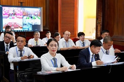 Cơ quan, tổ chức nơi luật sư công làm việc trực tiếp quản lý luật sư công theo quy định của pháp luật về cán bộ, công chức, viên chức, sĩ quan công an nhân dân, sĩ quan quân đội nhân dân, người làm việc trong doanh nghiệp nhà nước và pháp luật về luật sư công. Ảnh minh họa: VGP.