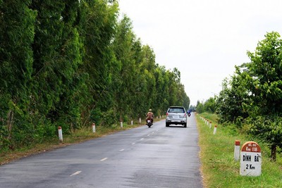 Một đoạn Quốc lộ 30 đoạn Hồng Ngự - Dinh Bà