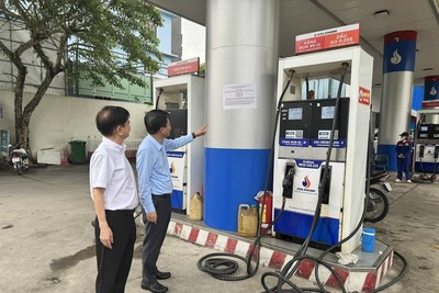 Cơ quan quản lý đã xử phạt 3 thương nhân đầu mối xăng dầu do không bảo đảm mức dự trữ tối thiểu. 
