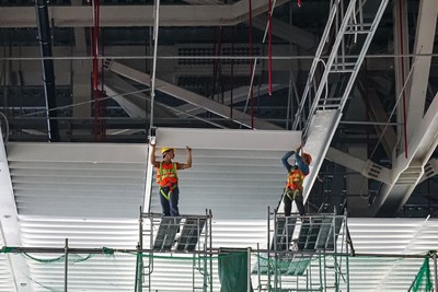 Thi công hoàn thiện Nhà ga hành khách Cảng hàng không quốc tế Long Thành.