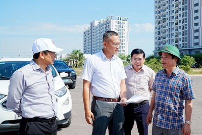 Chủ đầu tư Dự án Khu đô thị mới Nhơn Bình báo cáo khó khăn, vướng mắc trong quá trình thực hiện dự án với lãnh đạo UBND tỉnh Gia Lai vào ngày 12/6/2026. Ảnh: Kim Loan.