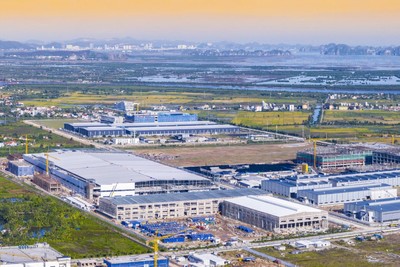 Môi trường đầu tư, kinh doanh ngày càng được cải thiện góp phần thu hút doanh nghiệp và các dự án quy mô lớn đến Quảng Ninh.