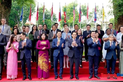 [Ảnh] Lễ Thượng cờ kỷ niệm 59 năm Ngày thành lập ASEAN 