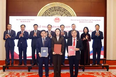 Lễ trao biên bản hợp tác giữa các doanh nghiệp Việt Nam-Trung Quốc ngày 14/4/2026. (Ảnh: Thống Nhất/TTXVN)