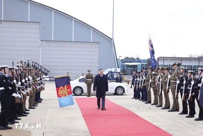 Lễ tiễn Tổng Bí thư, Chủ tịch nước Tô Lâm tại sân bay quốc tế Canberra. (Ảnh: Thống Nhất/TTXVN)
