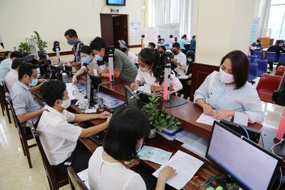 Nghị quyết yêu cầu các bộ, cơ quan ngang bộ thực hiện sắp xếp tổ chức bộ máy bên trong đồng bộ với phân cấp, phân quyền (hoàn thành trong tháng 10/2026).