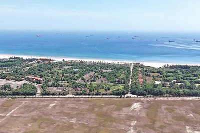 Quảng Ngãi kiên quyết xử lý các dự án chậm triển khai và tháo gỡ cho những dự án tiềm năng nhằm từng bước khơi thông nguồn lực đất đai (Ảnh: P.V) 