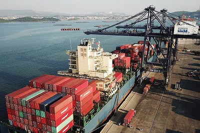 Việt Nam đón lượng đơn hàng xuất khẩu kỷ lục 