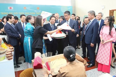Các hoạt động xúc tiến thương mại, trưng bày và giới thiệu sản phẩm được tổ chức nhằm quảng bá sản phẩm OCOP, đặc sản địa phương và kết nối tiêu thụ.