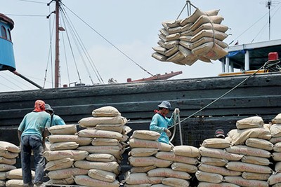Xuất khẩu xi măng, clinker 7 tháng đầu năm thu về 840 triệu USD, tăng 12,9% so với cùng kỳ. 