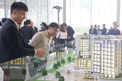 Khách hàng tham dự một lễ mở bán dự án tại TP.HCM