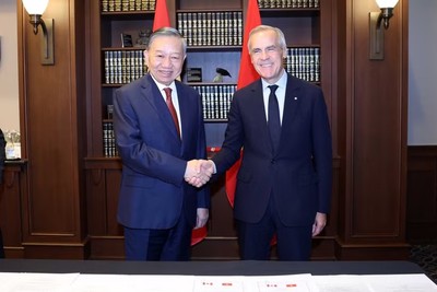 Tổng Bí thư, Chủ tịch nước Tô Lâm và Thủ tướng Canada Mark Carney. (Ảnh: TTXVN). 