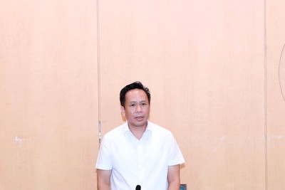 Phó Giám đốc Sở Tài chính Hà Nội Vũ Trung Thành phát biểu ý kiến.