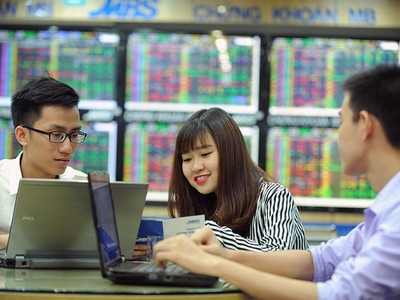 Bàn tròn chứng khoán: Cổ phiếu ngân hàng vẫn là cổ phiếu vua