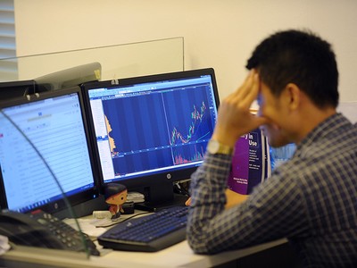 VN-Index bật lên 868 điểm: Chọn cổ phiếu “nóng” hay cơ bản?