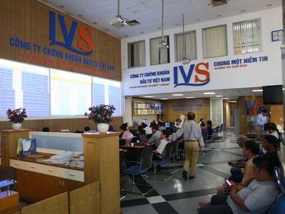 Làm mới giá dịch vụ chứng khoán