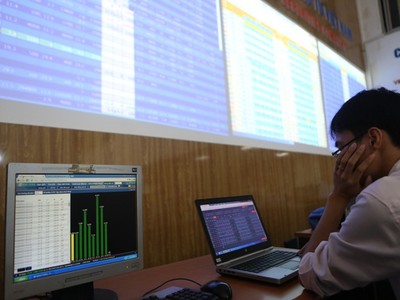 Quỹ ngoại có phải tạm dừng giao dịch không? 