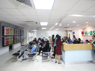 Trước khi Thông tư 128 ra đời, VPBS đã tiên phong miễn phí giao dịch chứng khoán phái sinh dài hạn cho khách hàng