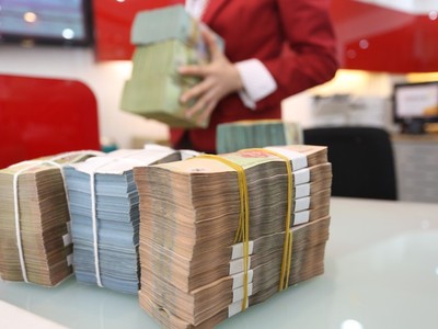 Hiện gánh nặng cung cấp vốn cho doanh nghiệp và nền kinh tế đang đè lên vai các ngân hàng 