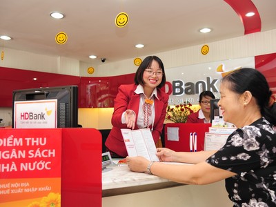 Nhiều ngân hàng vượt mốc 50% lợi nhuận cả năm