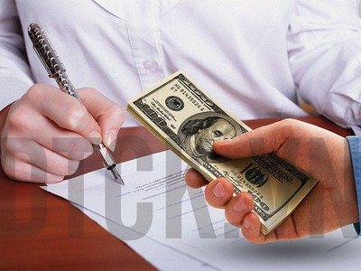 Nhiều doanh nghiệp chi trả các khoản “bôi trơn” để công việc được trôi chảy