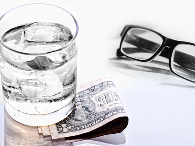 Thị trường ngoại hối quốc tế tháng 3: USD trở thành nơi trú ẩn mới 