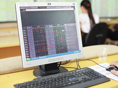 Ngày mai, tập hợp danh sách các CTCK chưa tách bạch tài khoản