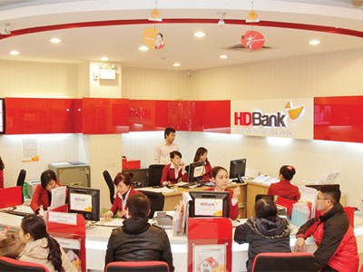 Vào mùa lương thưởng, tiền ngân hàng vẫn dồi dào