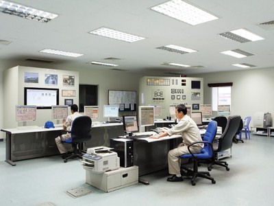 Việc vận hành thêm nhà máy phát điện chạy dầu sẽ dồn những gánh nặng chi phí mới lên EVN