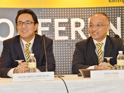 Các đại diện của Maybank Kim Eng tại Hội nghị Invest ASEAN 2014