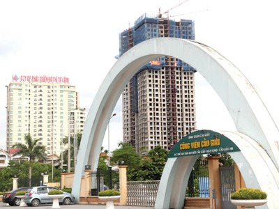 Dự án Khu đô thị Dịch Vọng được đầu tư đồng bộ về hạ tầng, môi trường sống thoáng đãng tiện ích. Mỗi lần sản phẩm được đưa ra thị trường, khách hàng thường phải “săn lùng” và đặt mua từ rất sớm