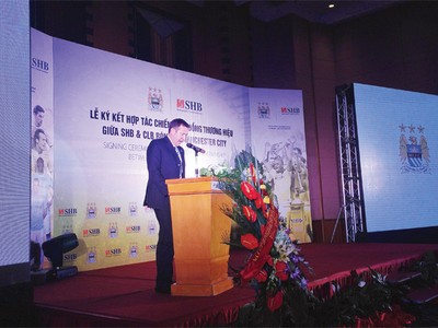 Vì sao Bầu Hiển bắt tay với Man City?