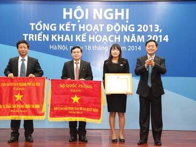 MB vinh dự nhận cờ thưởng của Bộ Quốc phòng và UBND TP Hà Nội