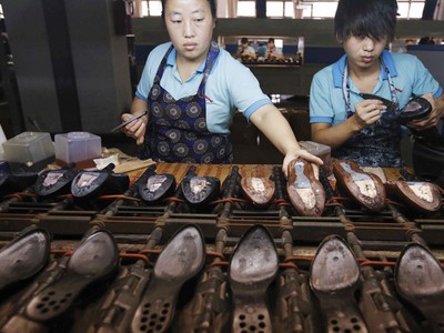 Chính sách quân sự và vận mệnh kinh tế của Trung Quốc