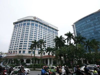 Năm 2012, Công ty Điện tử Hanel đã mua lại 70% vốn góp của Daewoo E&C trong khách sạn Daewoo tại Hà Nội